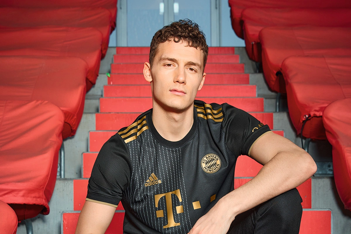 U17世界杯法国vs哥伦比亚现大规模群殴，球员家长均参与其中（U17世界杯法国对阵哥伦比亚爆发大规模冲突，球员与家长均卷入）