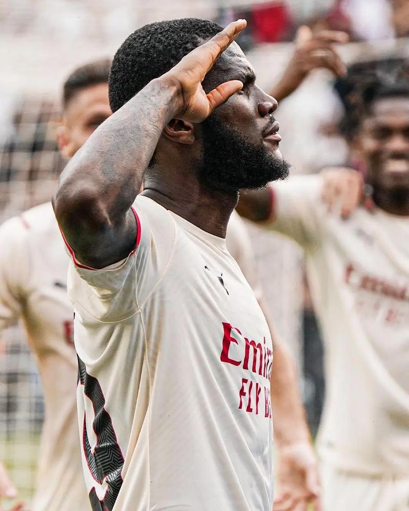 斯洛特：我们花了钱就得收回一些钱，俱乐部去年有一大笔利润（斯洛特：投入之后要回收资金，俱乐部去年盈利丰厚）