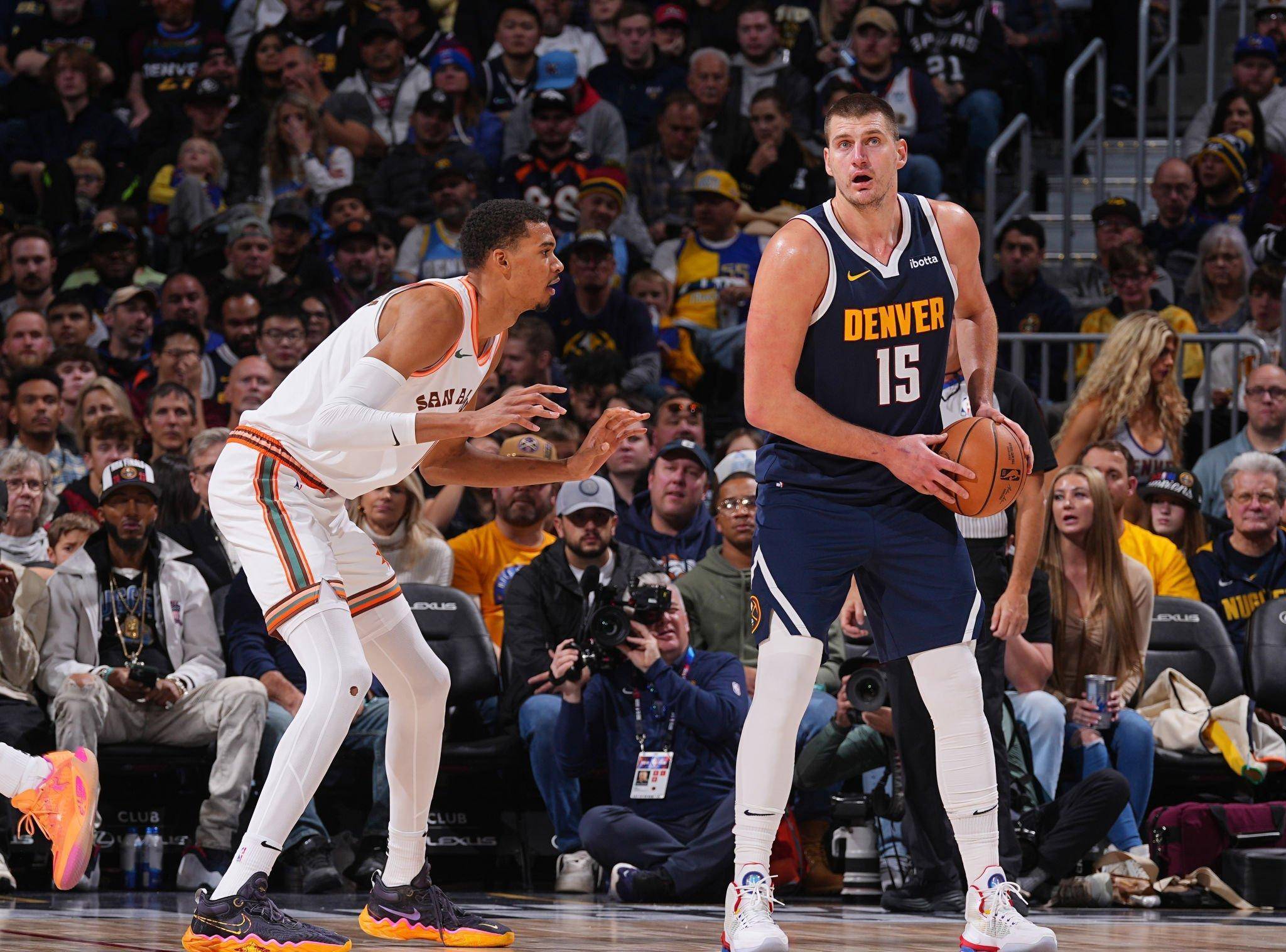 瓦伦西亚vs塞维利亚：加亚、丹朱马首发，阿斯皮利奎塔、古德利出战（瓦伦西亚战塞维利亚：加亚、丹朱马先发，阿斯皮利奎塔、古德利登场）