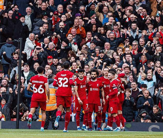 暗示续约还是离队？刘洋晒与瓦科互换球衣照片（续约还是离队？刘洋晒与瓦科交换球衣照引猜测）