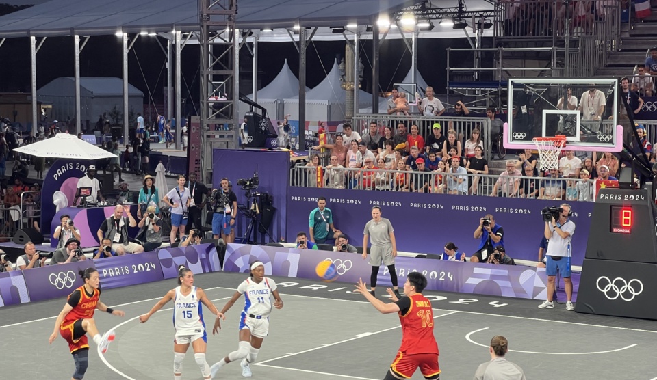 科林斯展现全面实力，10中7高效得分（科林斯攻守兼备 10投7中高效取分）