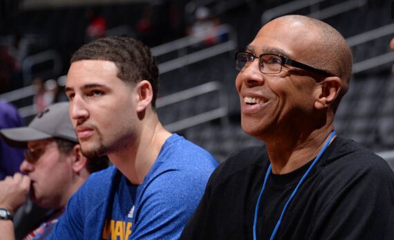 马刺117比102击败雷霆（马刺以117-102战胜雷霆）