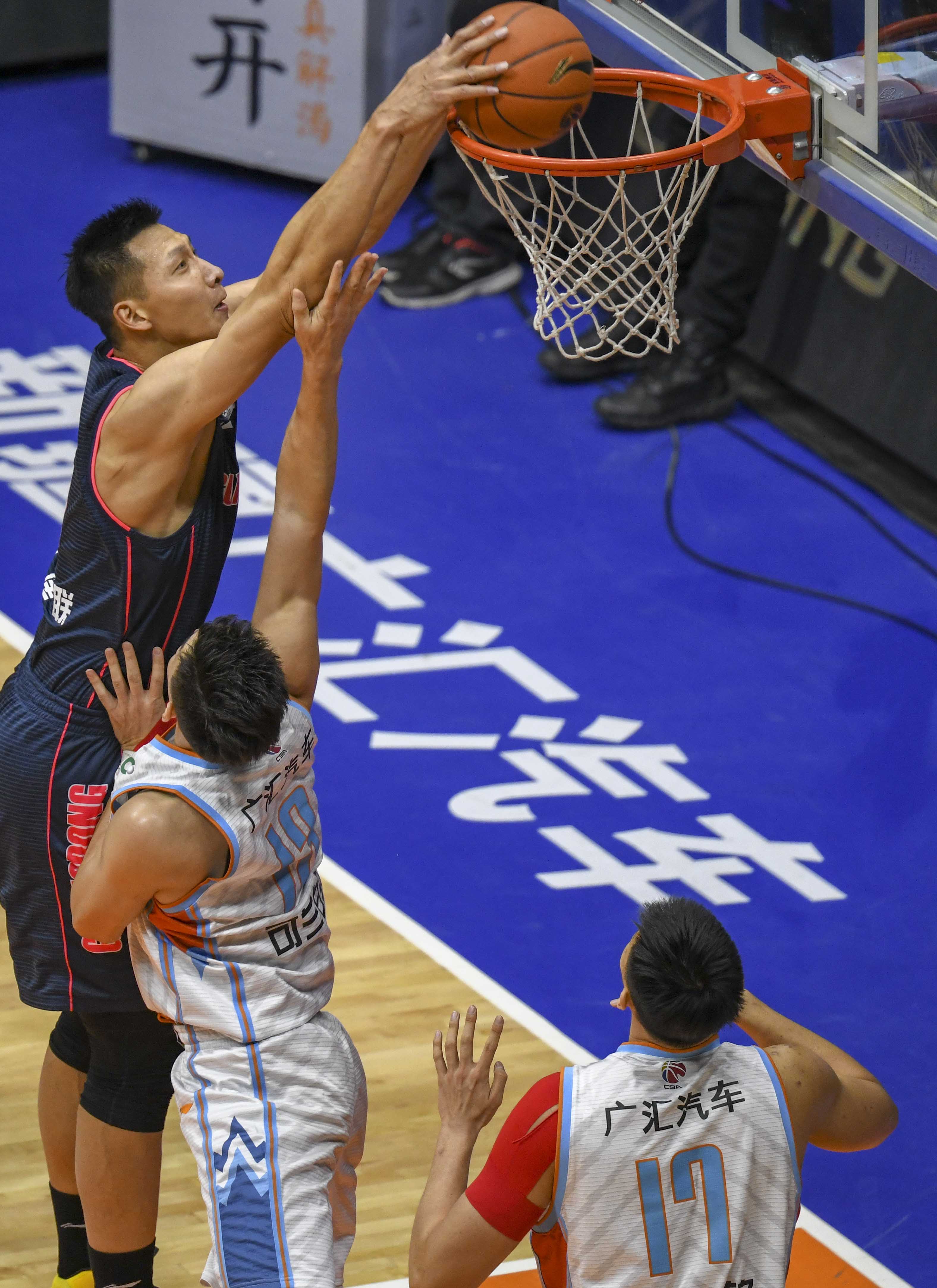 官方：拜仁明年1月6日将在客场与萨尔茨堡红牛进行友谊赛（官宣：拜仁将于明年1月6日客场对阵萨尔茨堡红牛，进行友谊赛）