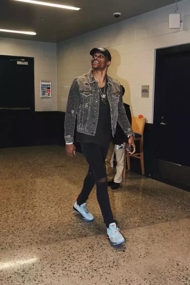 2025环足奖女足25人候选名单：邦马蒂领衔，凯利、鲁索在列（2025年环足奖女足25人候选名单出炉：邦马蒂领衔，凯利、鲁索入选）