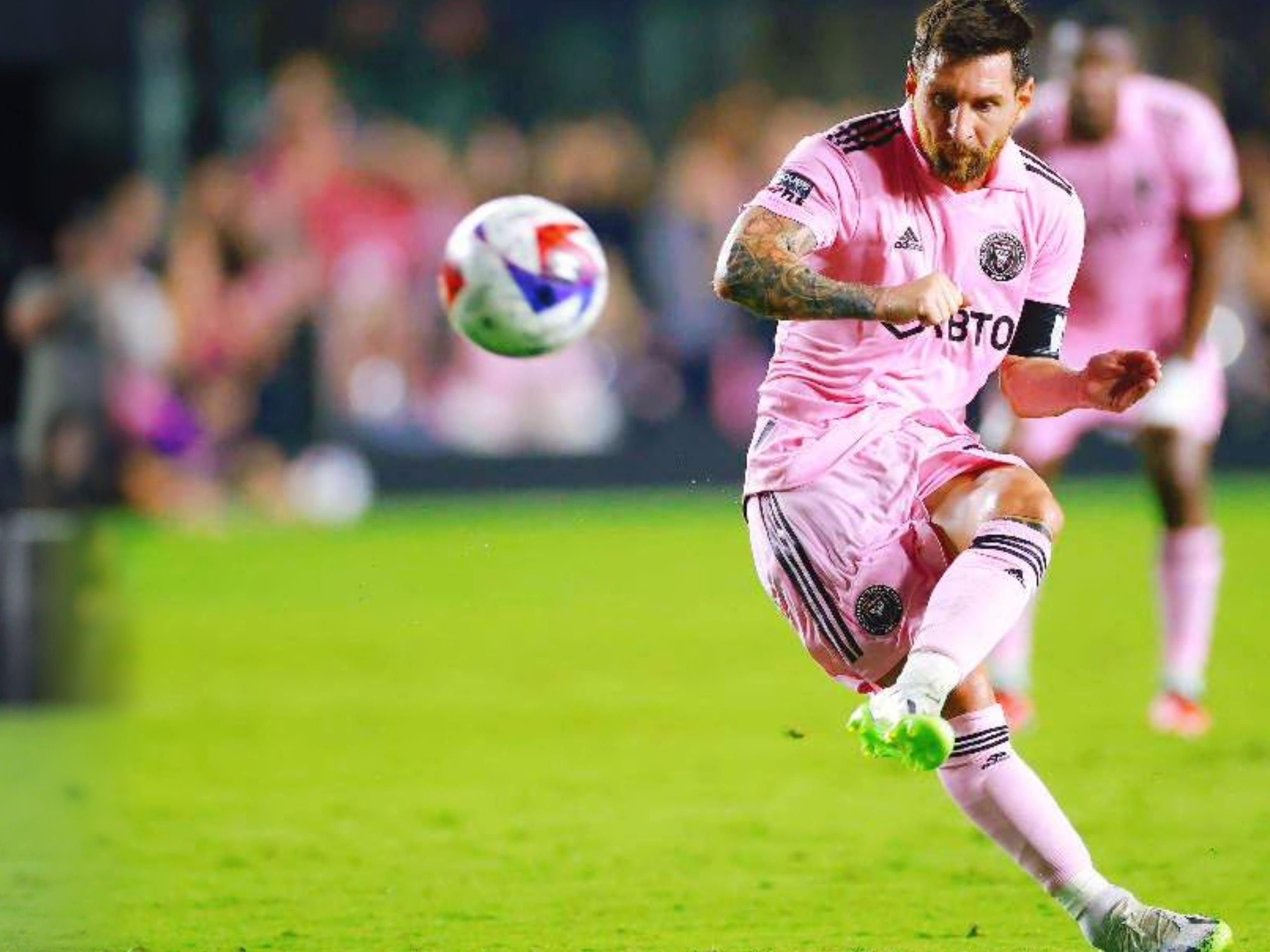 加内特女儿加盟密歇根大学女排：传承体育精神（加内特之女加盟密歇根女排：体育精神薪火相传）