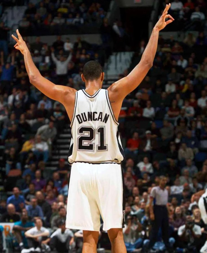 阿坎吉：在学校时发现自己擅长数学；想拥有泽林斯基的技术（阿坎吉：上学时就意识到自己数学很强，也希望拥有泽林斯基的脚下技术）